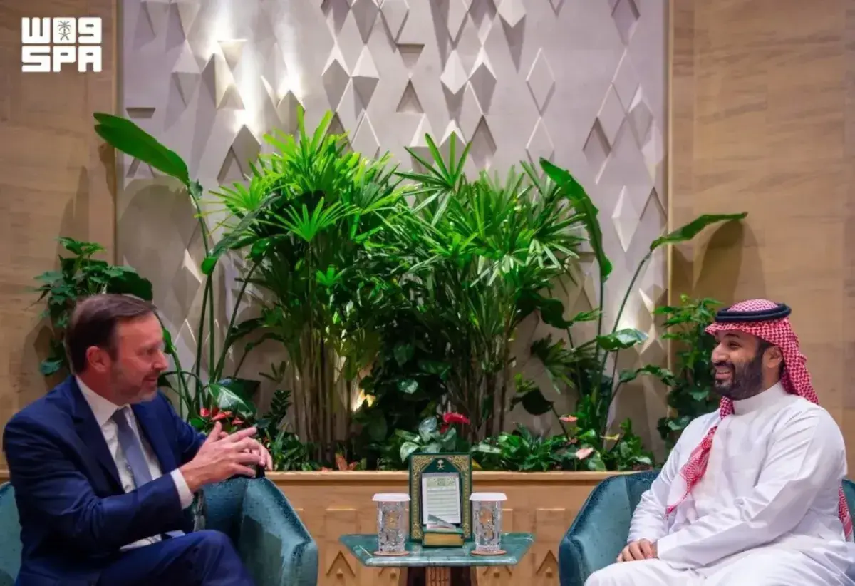 ولي العهد السعودي يناقش مع سيناتور أميركي التطورات...
