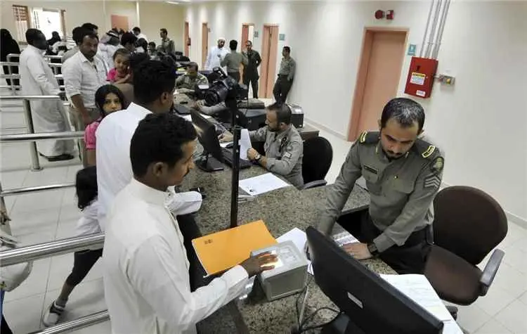 السعودية تعلن بدء إجراءات تصحيح أوضاع المقيمين اليمنيين غير النظاميين