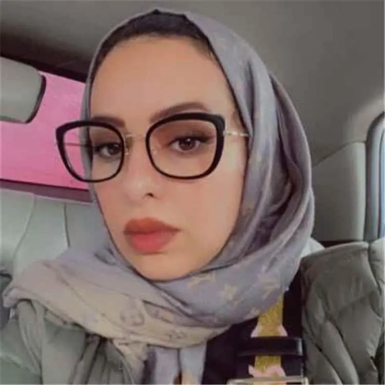 ناشطة حقوقية تحذر من مبادرات دولية قد تمنح الحوثيي...