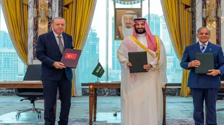 تحديات اليمن والعمق السعودي تعجل بهيكلة "حلف مكة"