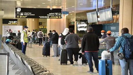 الحوثيون يستهدفون المطارات ويحذرون من الطيران فوق السعودية باستثناء مكة والمدينة