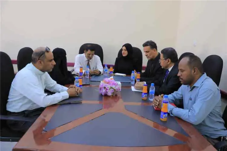 الوكيلة الحضرمي تتفقد أوضاع الطالبات وتطلع على الخدمات التعليمية والصحية بجامعة سيئون وكلياتها