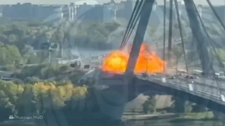 الجيش الروسي يقصف جسرا في كييف يستخدم لنقل وتزويد...