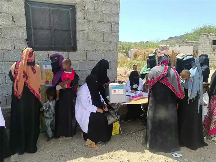 تدشين النزول الإيصالي التكاملي لمركز صلاح الدين الصحي بالبريقة لاستهداف المناطق ذات الكثافة السكانية