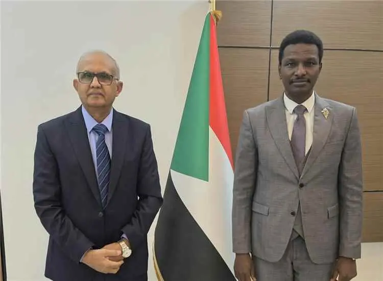 سفير بلادنا يبحث مع مسؤول سوداني مستجدات الأوضاع ف...