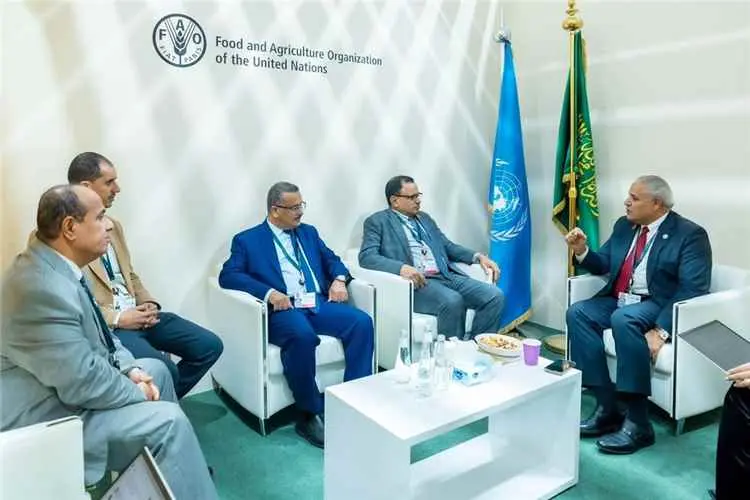 في اليوم العالمي للقطن..قيادة وزارة الزراعة تسابق...