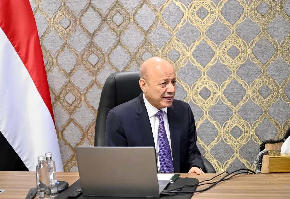 الرئيس العليمي: زمام المبادرة بيد القوات المسلحة ف...