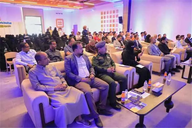 الوكيل باعلوي يفتتح مشروع ترابط الشباب لتنمية المهارات والقيادة بالمكلا