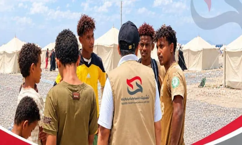 مؤسسة تشبيك تتفقد أوضاع النازحين في مخيم الفردوس ب...
