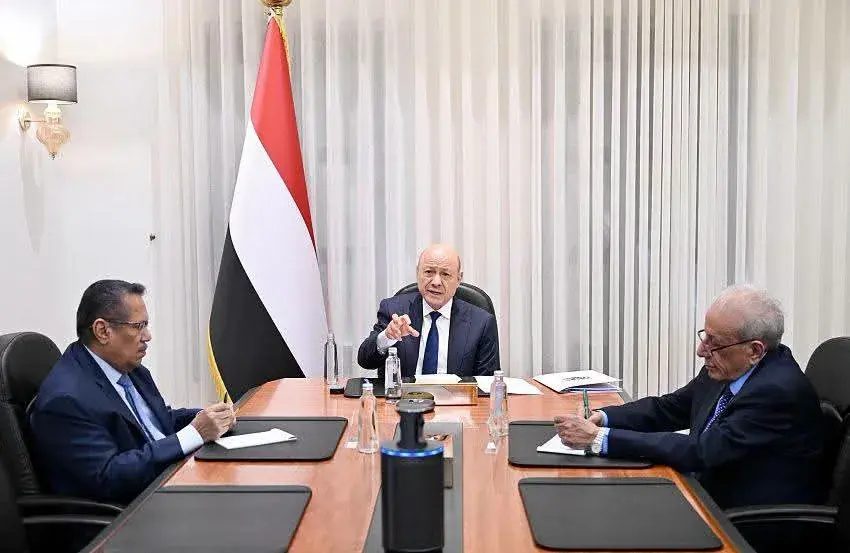 الرئيس العليمي : عملية "فجر اليمن" ماضية حتى تحقيق...