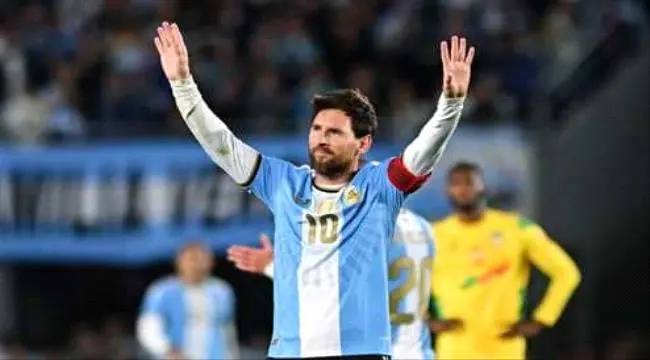 ميسي.. ليست نهاية حكاية كرة قدم أو لحظة وداع لاعب.. بل وداع جزء من ذاكرتنا.
