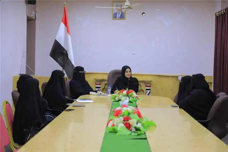 وكيلة حضرموت لشؤون المرأة تبحث واقع المرأة بمديرية...