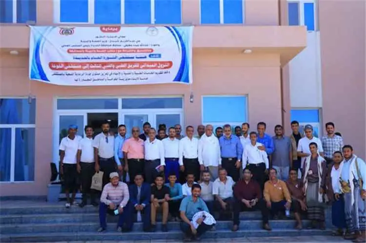 فريق من هيئة مستشفى الثورة بالحديدة يقيم احتياجات مستشفى الخوخة