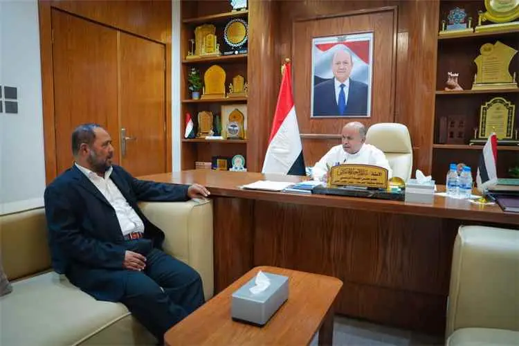 الخنبشي يهنئ بن غوث بانتخابه رئيساً للشبكة الإقليمية للمعاهد الوطنية للصحة العامة