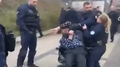 عنف مفرط ضد المعوقين واعتقالات بالجملة.. احتجاجات...