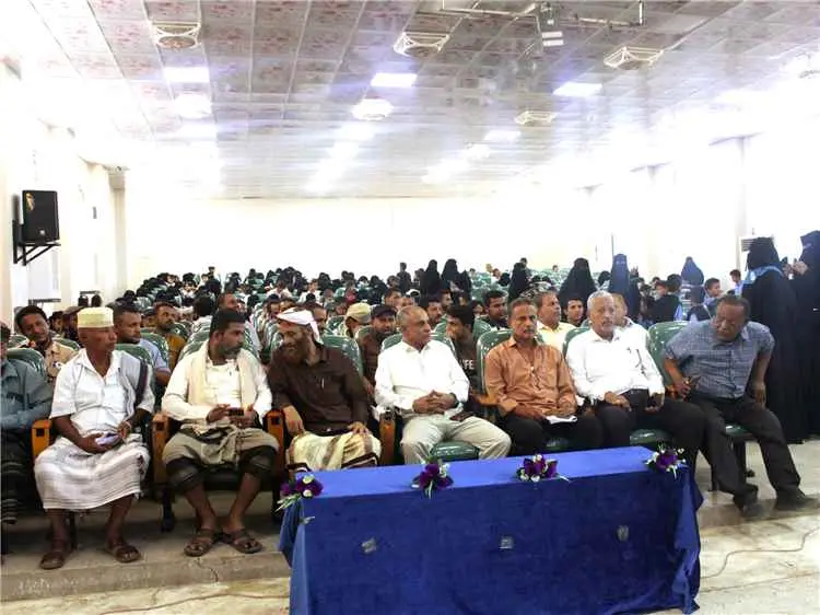 مدير تربية لحج يشهد حفل تكريم أوائل مدرسة رؤية الم...