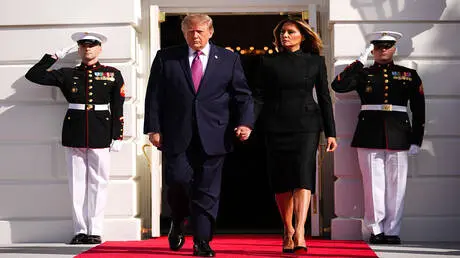 ترامب: ميلانيا تخاطبني بـ"سيدي"
