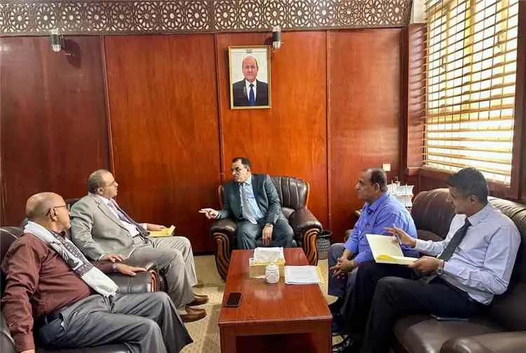 الوزير السقطري يبحث مع محافظ البيضاء أوضاع القطاع الزراعي وتحديات استعادة النشاط التنموي