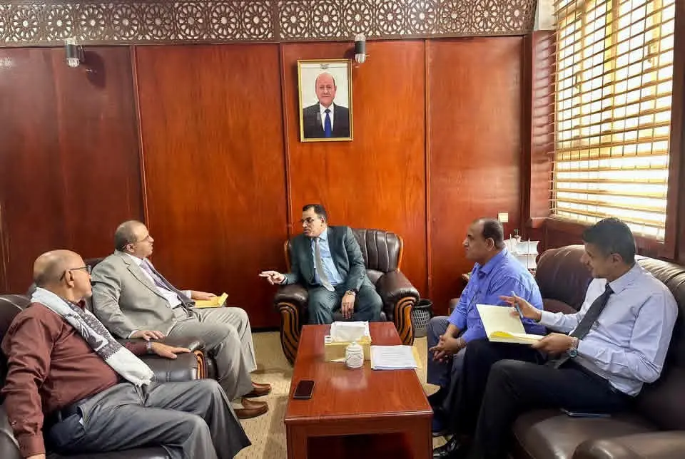 الوزير السقطري يبحث مع محافظ البيضاء أوضاع القطاع الزراعي وتحديات استعادة النشاط التنموي