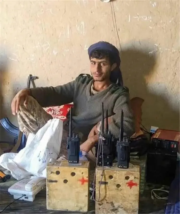 مقتل قيادي حوثي وإصابة 23 عنصرًا في مواجهات غربي تعز