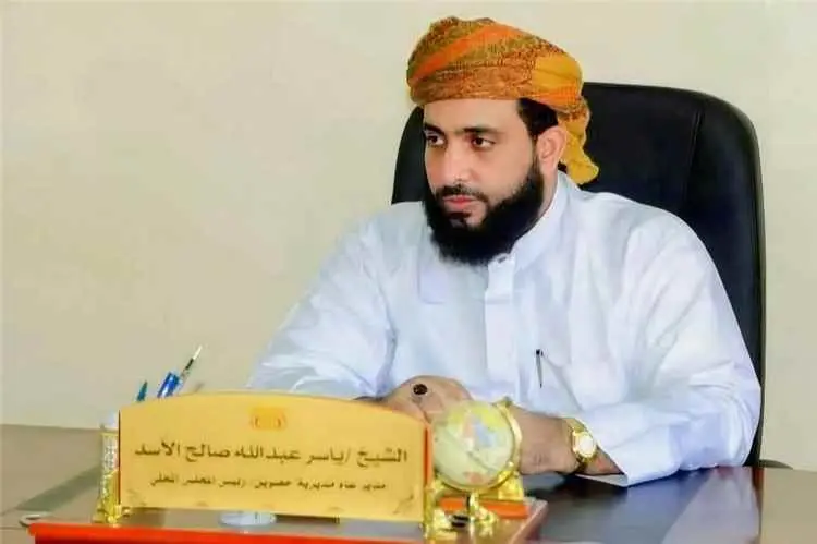 مدير عام حصوين بالمهرة يبارك تحرير باب المندب وميو...