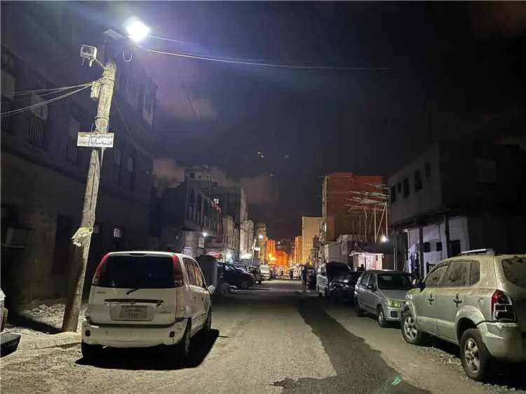 تركيب إنارة طاقة شمسية في عدد من شوارع مديرية صيرة...
