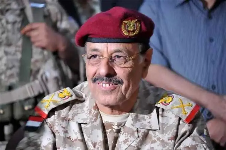 علي محسن الأحمر يدين استهداف مطار الملك خالد ويؤكد...