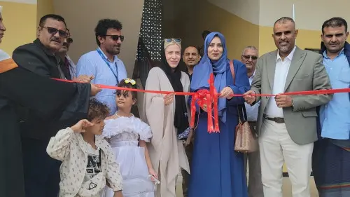وكيل عدن "مبجر" يفتتح مشروع بناء ( 6 ) فصول إضافية...