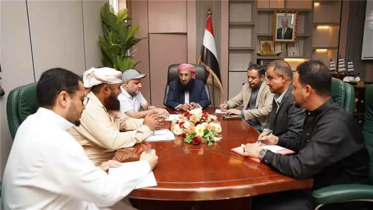 إجتماع في عدن يناقش مناقصات مشاريع وزارة الأوقاف للعام 2026