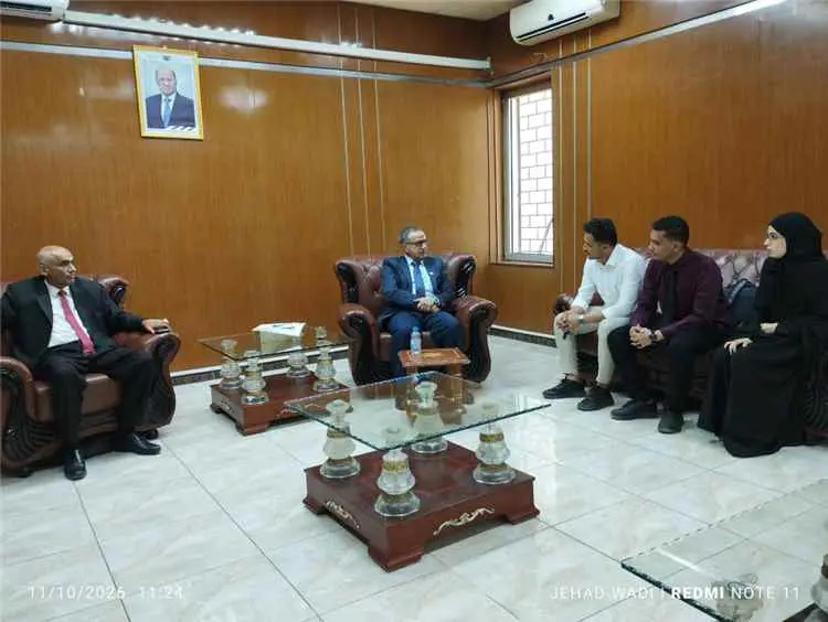 رئيس جامعة عدن يلتقي فريق الجامعة المشارك في كأس فرسان علم السموم العرب