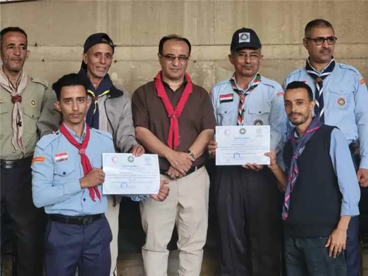 لجنة الطوارئ بتعز تختتم دورة الإسعافات المتقدمة لل...