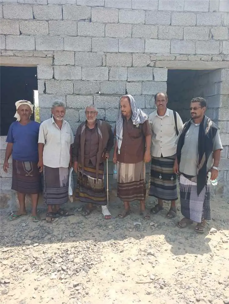 مدير عام الملاح يسلم مشروع بناء فصلين دراسيين في قرية وادي ثمار