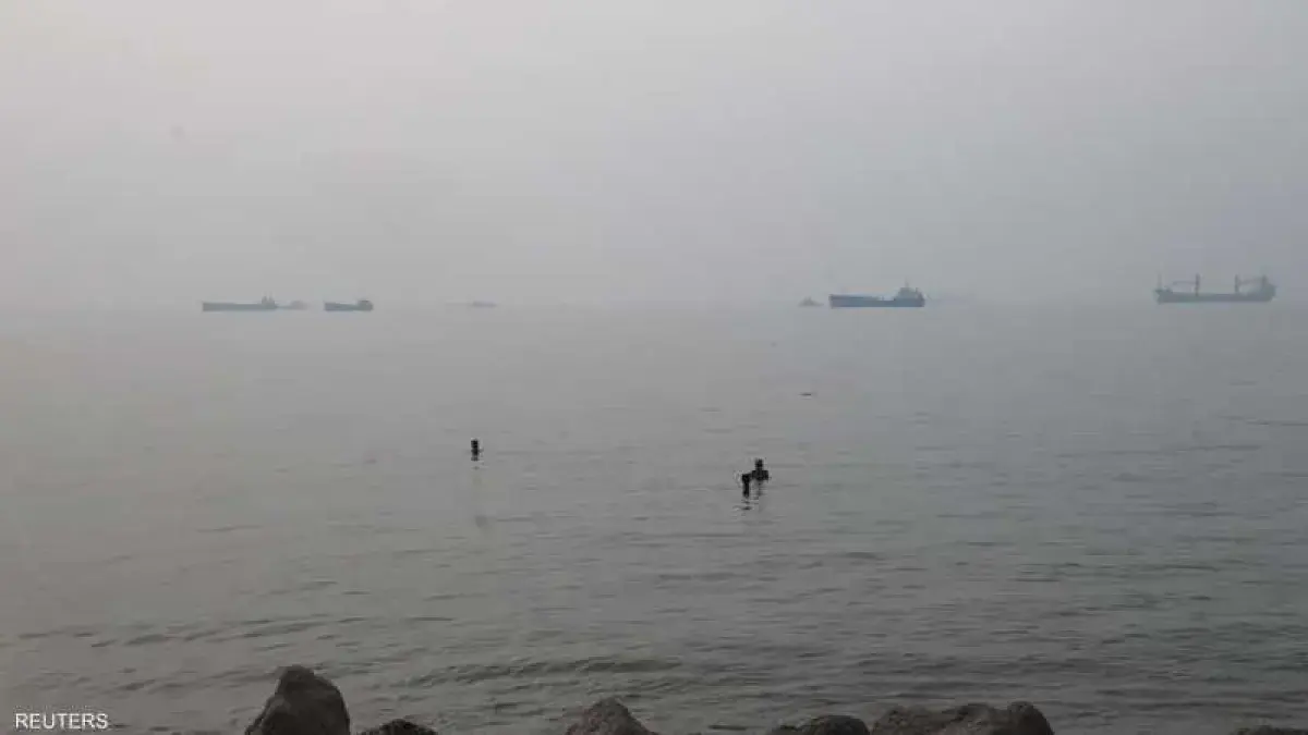 هجوم بطائرة مسيّرة يصيب ناقلة نفط قرب ميناء صحار ا...
