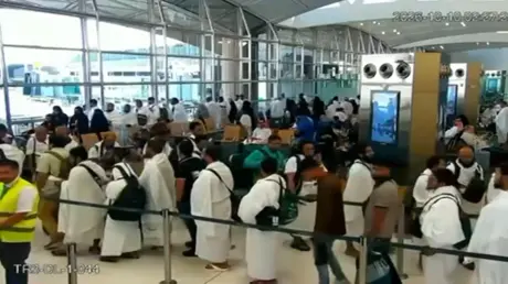 شاهد.. كاميرات داخل مطار الملك خالد في الرياض ترصد...