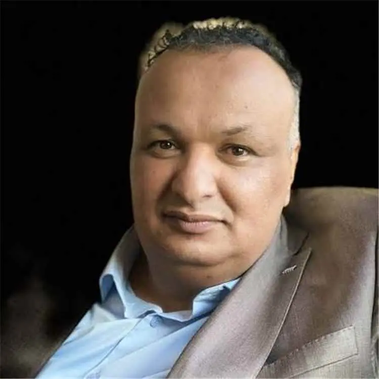 صورة ولي العهد السعودي تتصدر هاتف مقاتل يمني في جب...