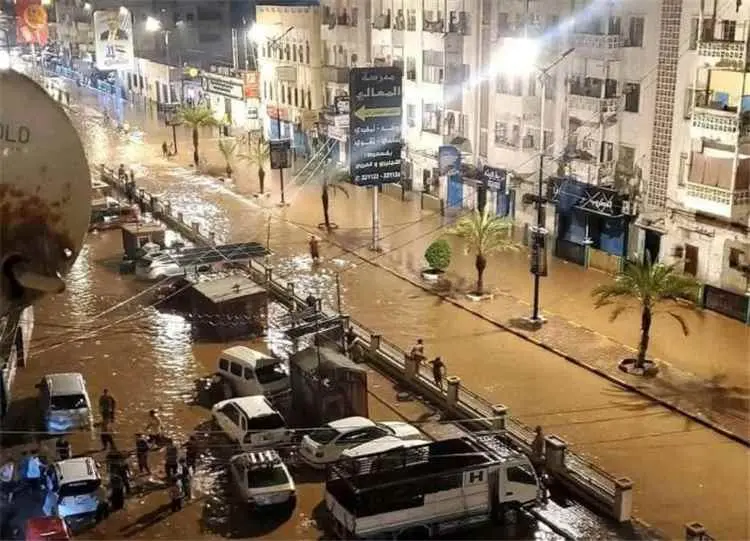 تحذير جوي من أمطار رعدية قد تصل إلى الغزيرة في الي...