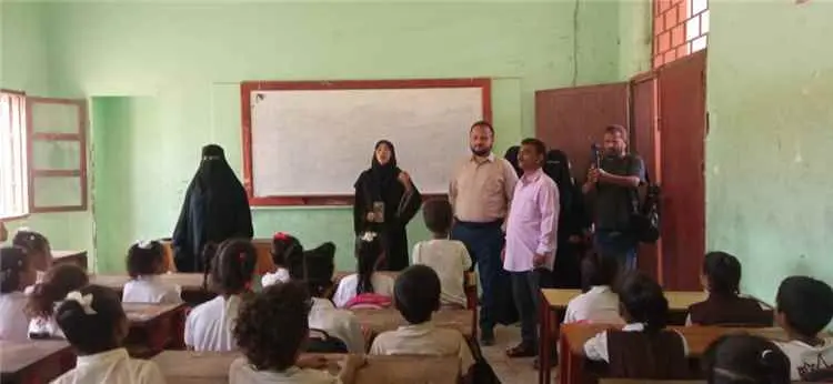 اليزيدي يتفقد مدرسة الفقيد إدريس حنبلة بالمنصورة ويؤكد أهمية توفير متطلبات نجاح العملية التعليمية