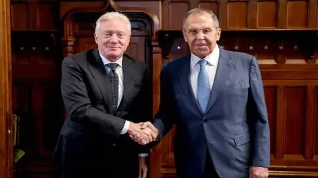 الخارجية اللبنانية: رجي أكد خلال مباحثات مع لافروف...
