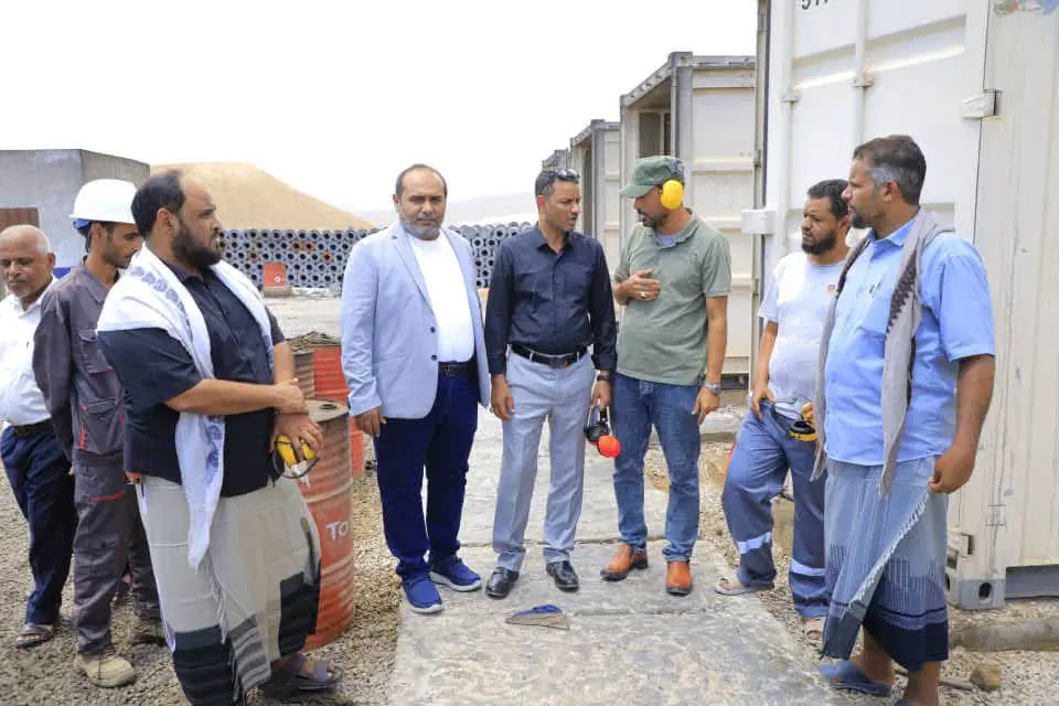 وكيل حضرموت لشؤون الطاقة يتفقد أوضاع الكهرباء في م...