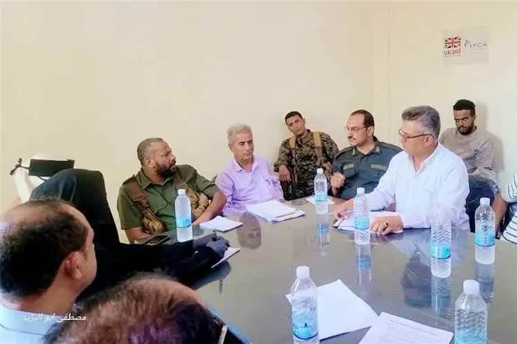 السلطـة المحليـة بالضالـع تشـدد علـى التنسيـق المؤسسـي للتدخـلات الإنسانيـة وتتعهـد بتأميـن المنظمـات
