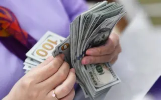 الدولار يستقر قرب أعلى مستوياته منذ أبريل 2025