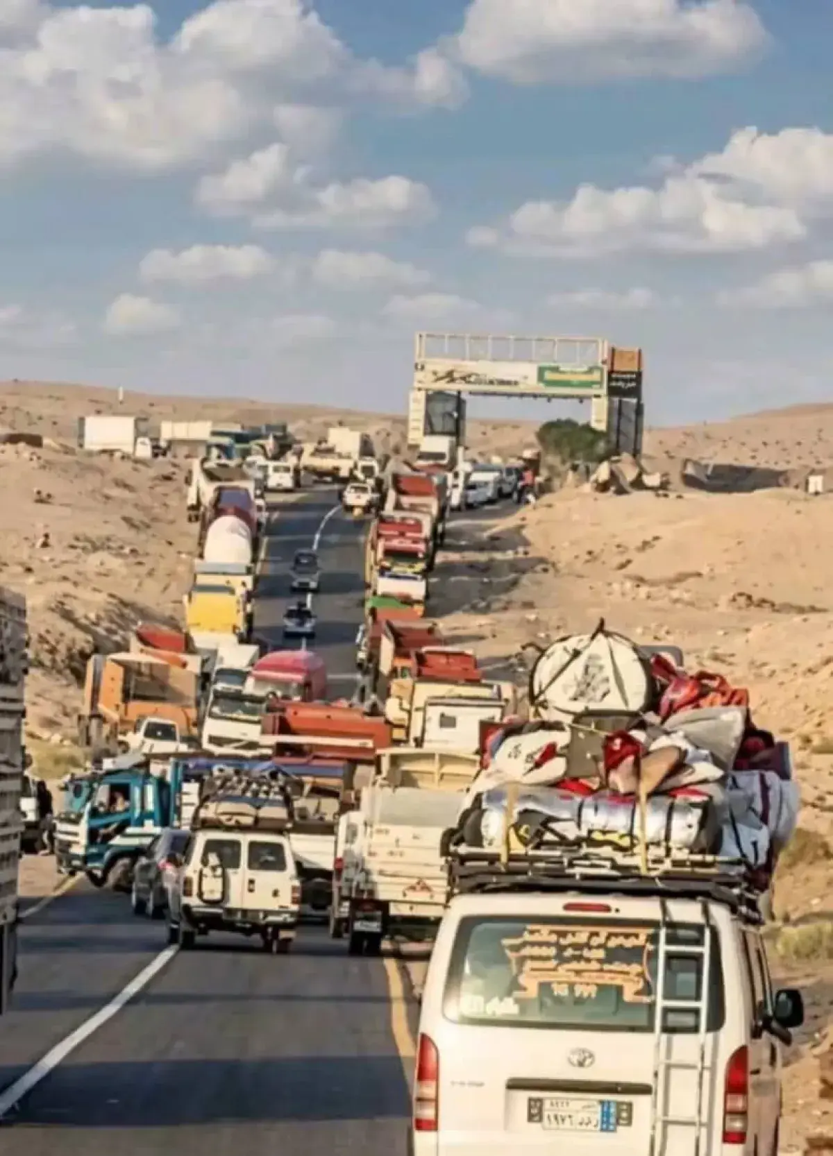 بين مطرقة الحصار وسندان المناطقية.. نساء وأطفال تعز على أبواب الموت وصمت مطبق للقيادة