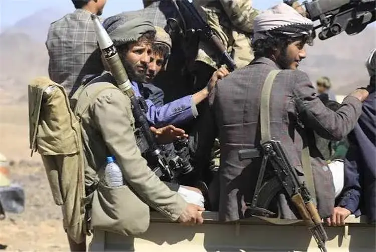 قتلى وجرحى في اشتباكات بين قيادات حوثية بالحديدة