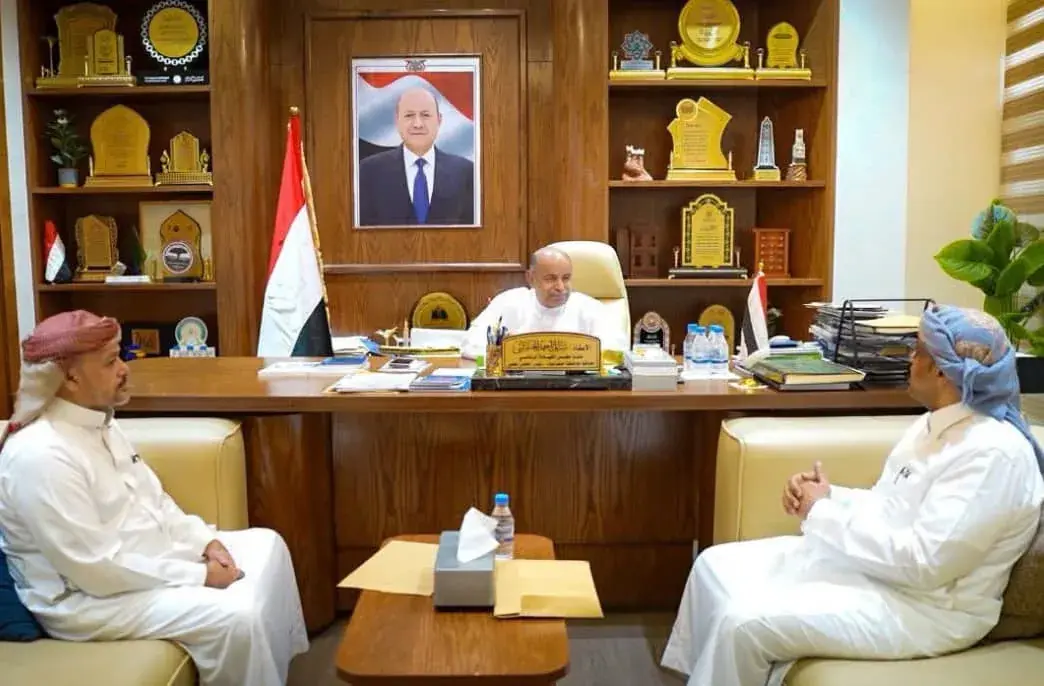 الخنبشي يناقش أوضاع مصلحة شؤون القبائل بوادي وصحرا...