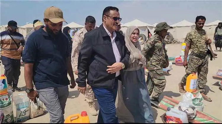 وزير الدولة لشؤون المرأة ومدير عام البريقة .. يتفق...