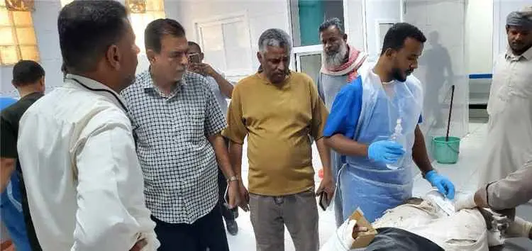 مدير عام مديرية القطن يطمئن على صحة 11 طالبًا من م...
