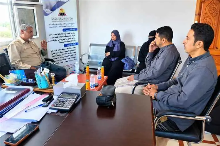 آفاق واعدة للتعاون الصحي والتعليمي: قيادة مستوصف طبيبك النموذجي تزور معهد الشحر العالي للعلوم الصحية