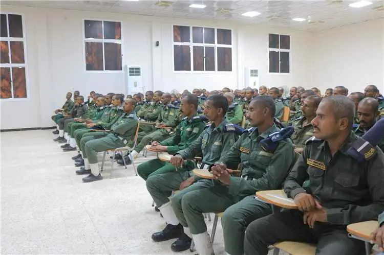 كلية الشرطة حضرموت تعزز الوعي بالأمن السيبراني بمحاضرة تخصصية حول الابتزاز الإلكتروني وآليات مكافحته