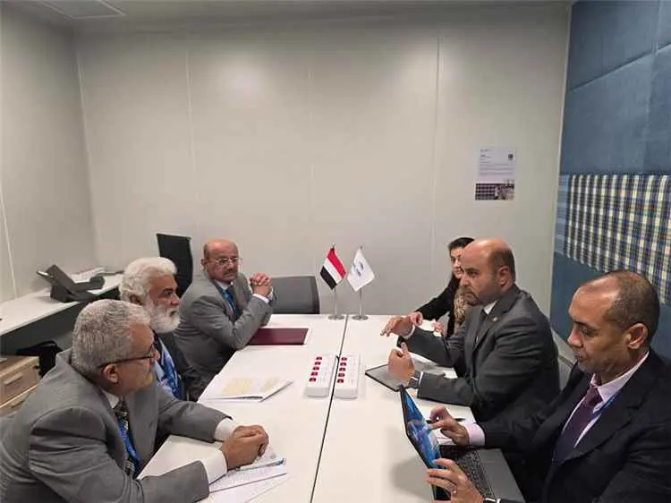 وزير التخطيط ومحافظ البنك المركزي يبحثان مع صندوق...