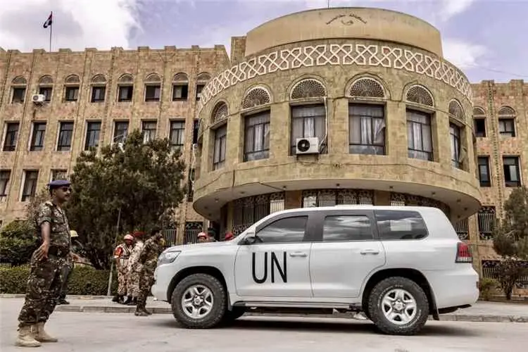 غروندبرغ يعلن الإفراج عن موظف أممي احتجزه الحوثيون...